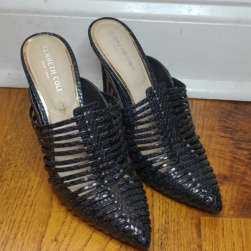 Kenneth Cole Black Woven Pointed-Toe Slip-On Mules